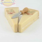 Parmezaans kaaskado met kaasmesje